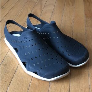 CROCS